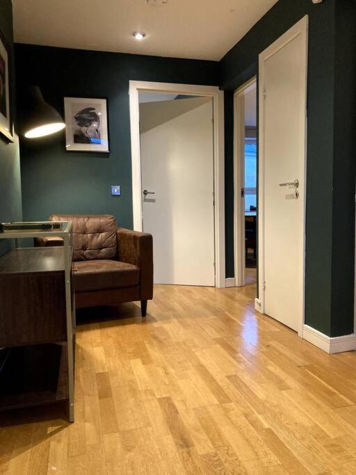 Stylish 2 Bed Accessible Flat Perfect Location Appartement Glasgow Buitenkant foto