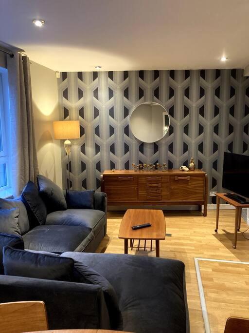 Stylish 2 Bed Accessible Flat Perfect Location Appartement Glasgow Buitenkant foto